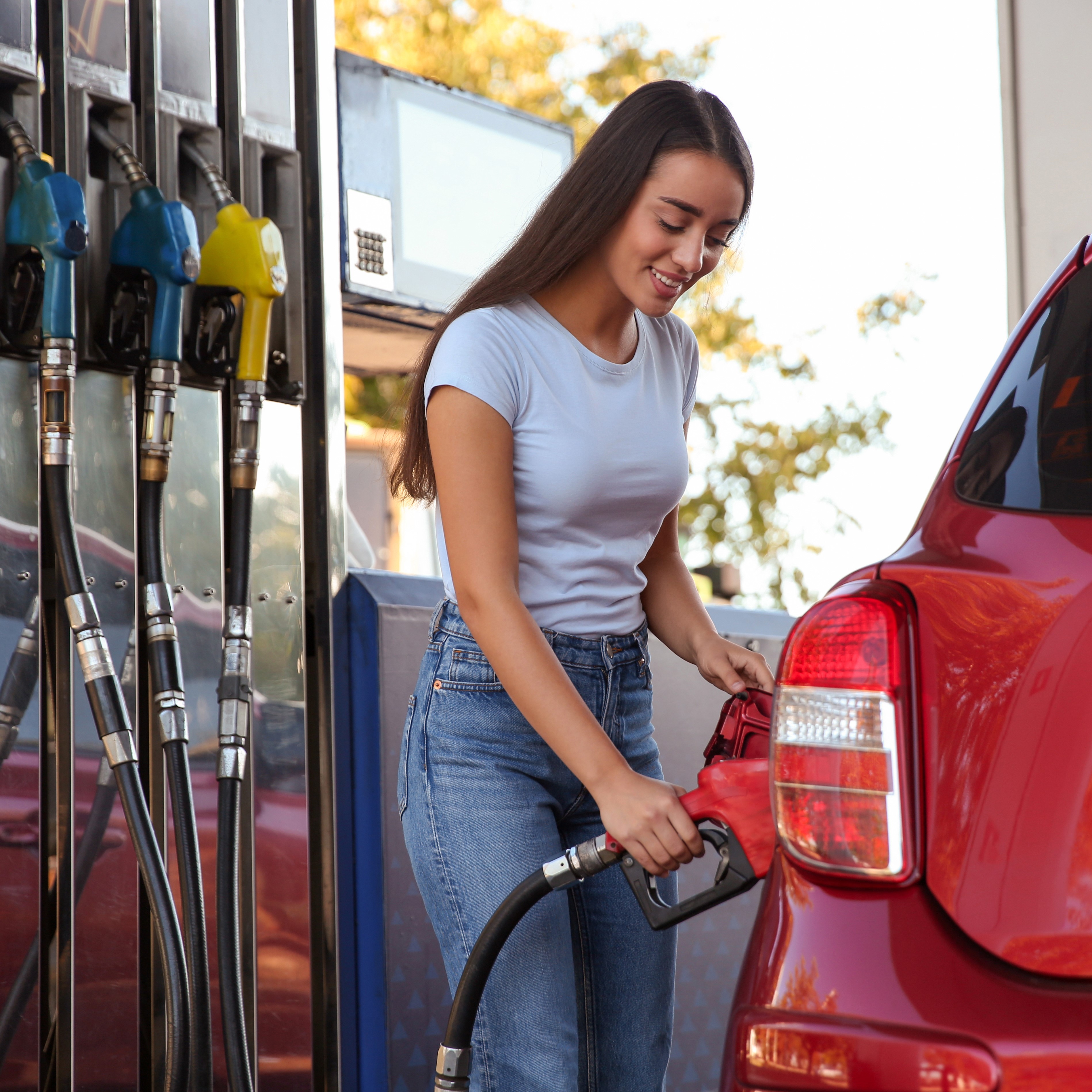 National Average Gas Price Drops with Demand