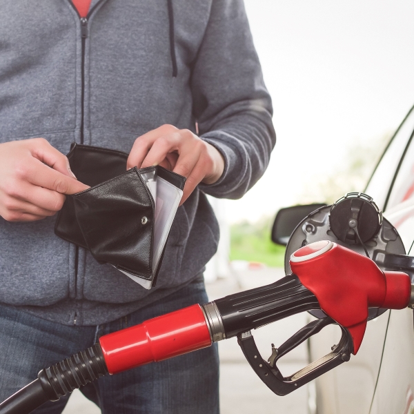 Pump prices drop as Valentine's Day approaches