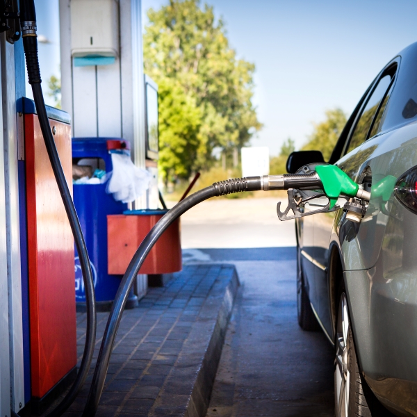 Demand for fuel drops off as oil prices remain stagnant