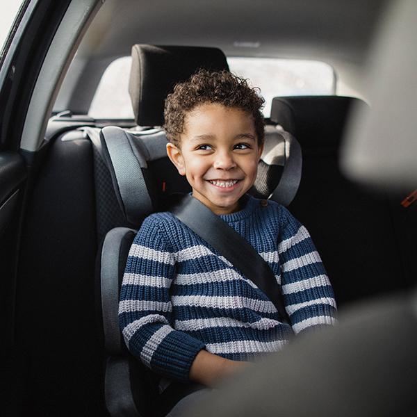 Children usually transition to a forward-facing seat when they reach 30-35 lbs.